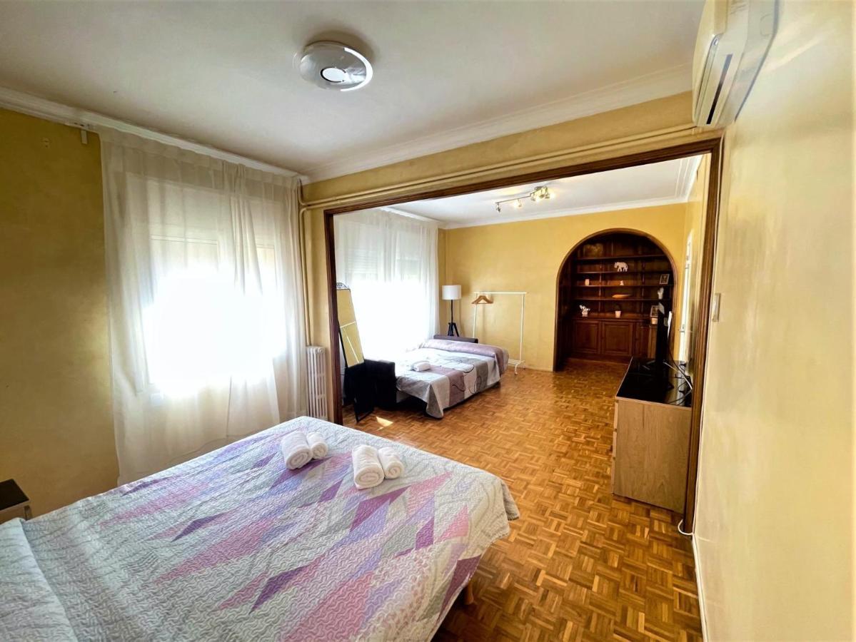 Villarroel Habitaciones Barcelona Luaran gambar